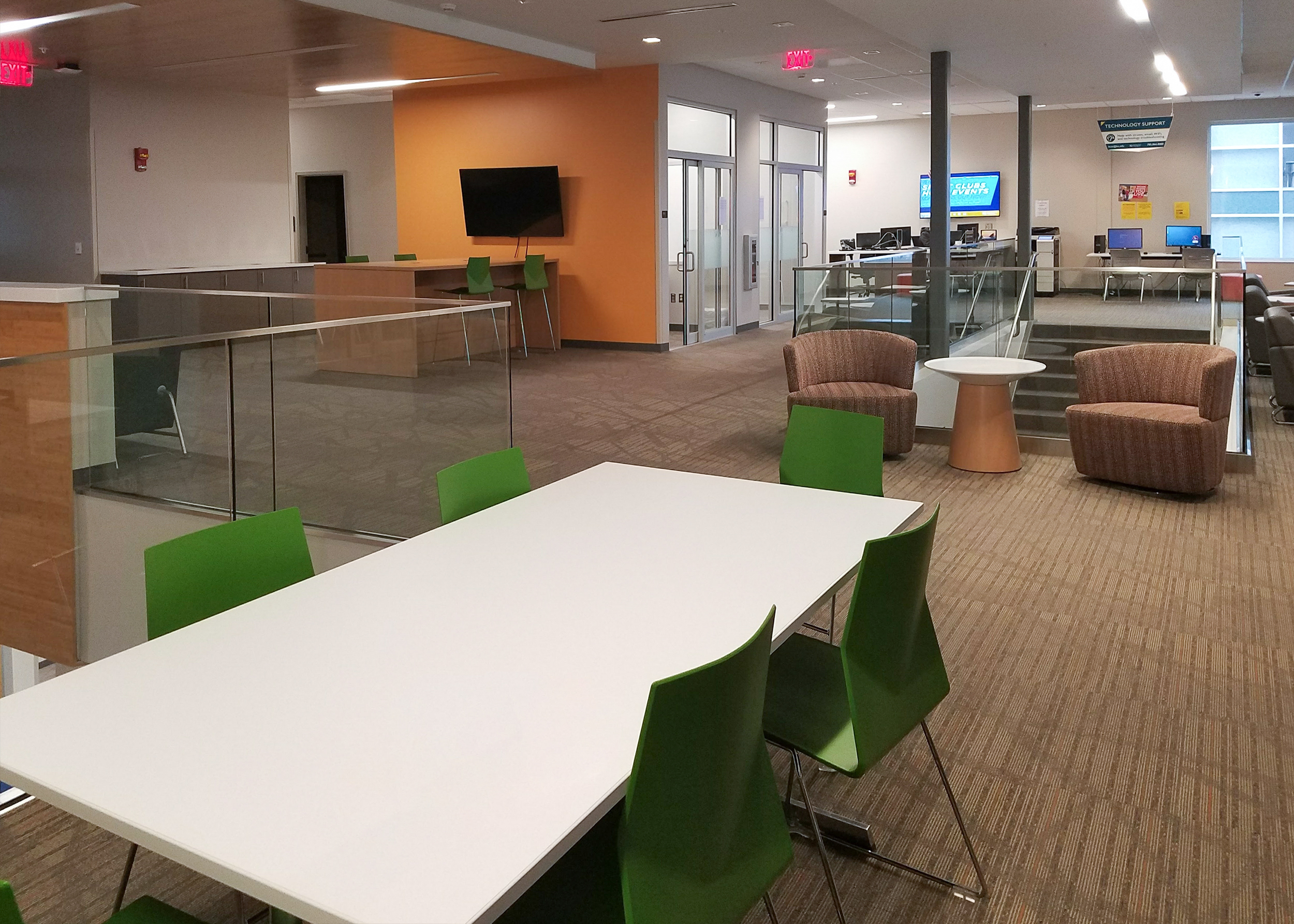 Daisy Hills Commons Study Area with tables and chairs